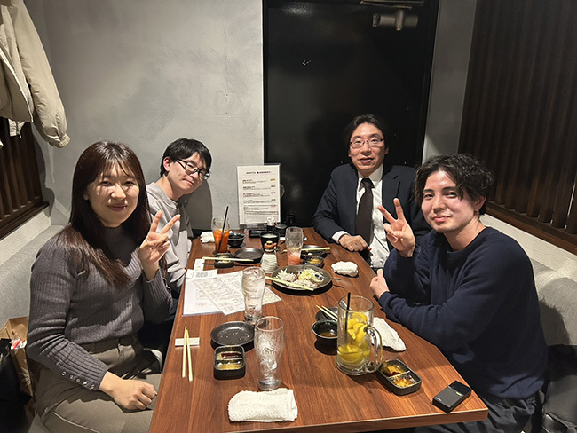 卒業生と 卒業生と